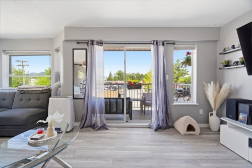 331-22661 Lougheed Highway, Maple Ridge, BC 