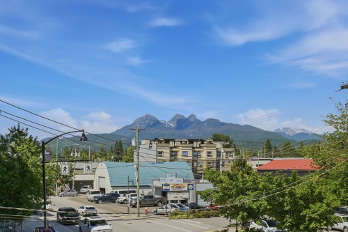 331-22661 Lougheed Highway, Maple Ridge, BC 