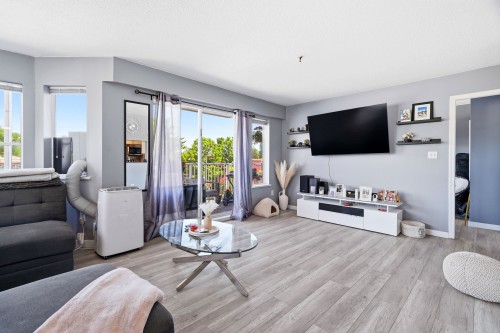 331-22661 Lougheed Highway, Maple Ridge, BC 