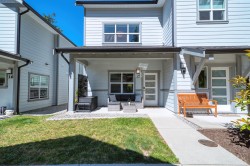 17-950 Woodsworth Road Gibsons, BC V0N 1V7