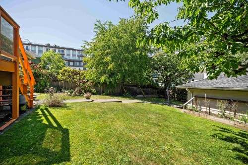 455 26Th Avenue W, Vancouver, BC 