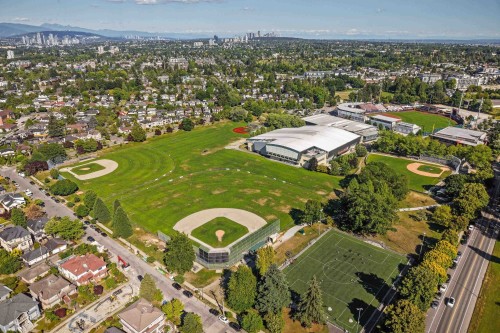 455 26Th Avenue W, Vancouver, BC 
