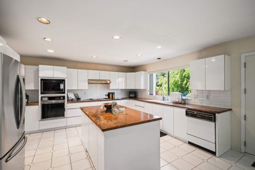 455 26Th Avenue W, Vancouver, BC 