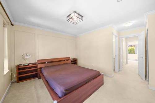 131-9229 University Crescent, Burnaby, BC - Indoor Photo Showing Bedroom