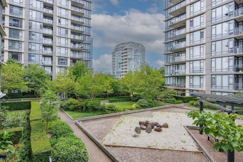 703-7362 Elmbridge Way, Richmond, BC 