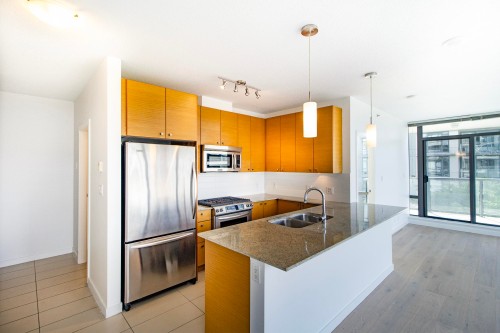 703-7362 Elmbridge Way, Richmond, BC 