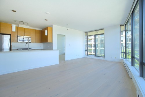 703-7362 Elmbridge Way, Richmond, BC 