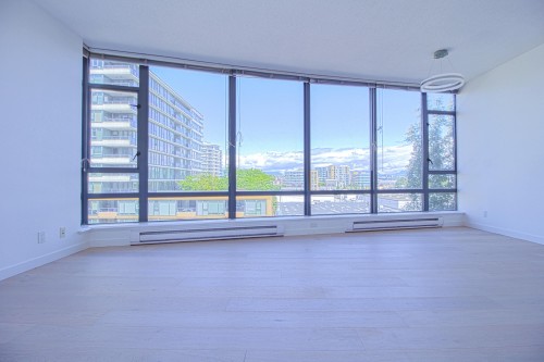 703-7362 Elmbridge Way, Richmond, BC 