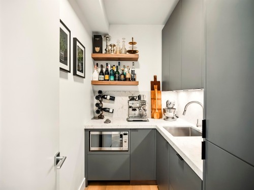 452 4Th Street E, North Vancouver, BC 