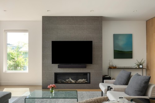 452 4Th Street E, North Vancouver, BC 