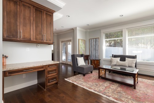 362 21St Street E, North Vancouver, BC 
