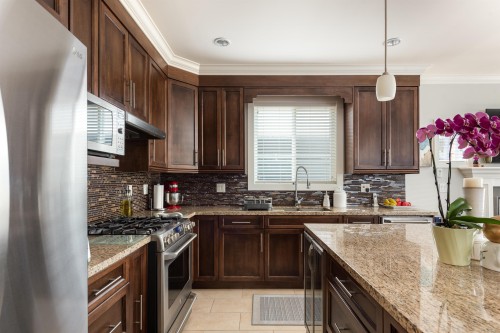 362 21St Street E, North Vancouver, BC 