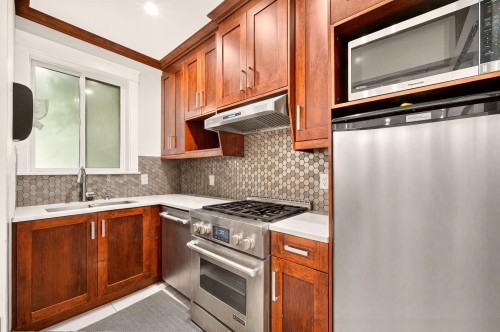 5886 Sherbrooke Street, Vancouver, BC - Indoor Photo Showing Kitchen With Stainless Steel Kitchen