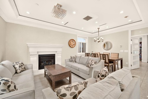 5886 Sherbrooke Street, Vancouver, BC - Indoor Photo Showing Living Room With Fireplace