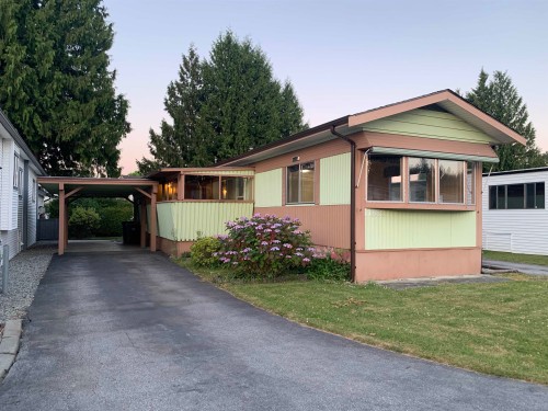 19-11882 Poplar Drive  Pitt Meadows, BC V3Y 1Z3