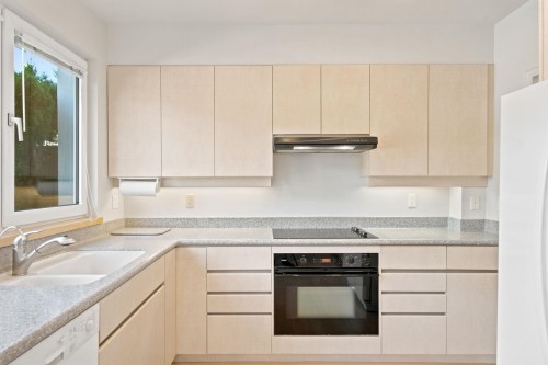 305 17Th Street E, North Vancouver, BC 