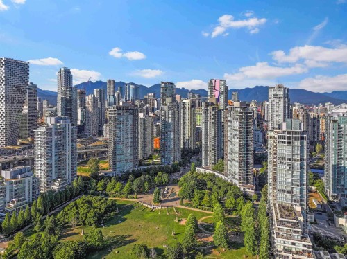 3701-1495 Richards, Vancouver, BC - Outdoor With View