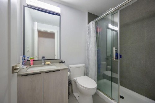 449 15Th Street E, North Vancouver, BC 