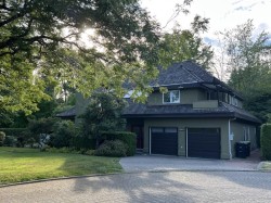8575 Captains Cove Vancouver, BC V6P 6S1