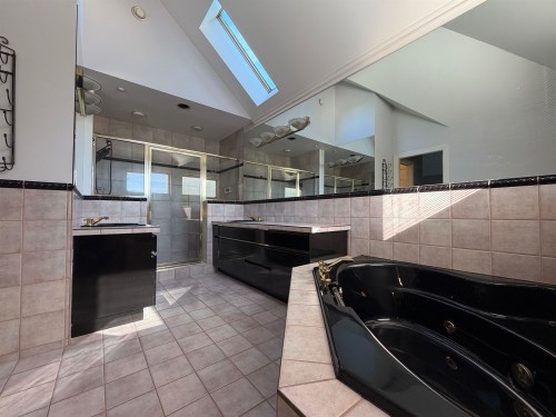 8575 Captains Cove, Vancouver, BC 