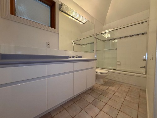 8575 Captains Cove, Vancouver, BC 