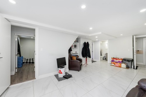 2843 5Th Avenue E, Vancouver, BC 