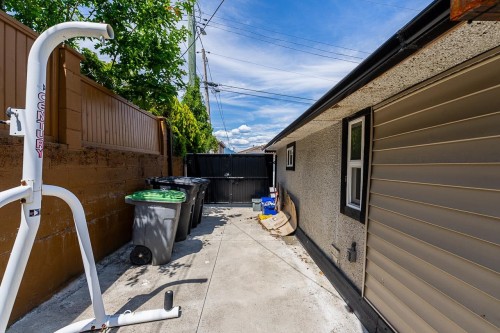 2843 5Th Avenue E, Vancouver, BC 
