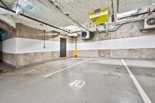 7523 Yukon Street, Vancouver, BC 