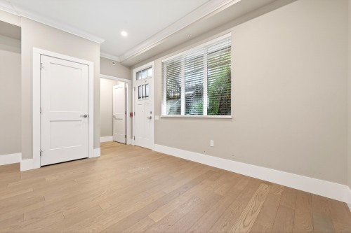 7523 Yukon Street, Vancouver, BC 
