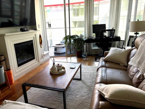808-199 Victory Ship Way, North Vancouver, BC 