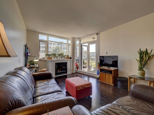307-5725 Teredo Street, Sechelt, BC 