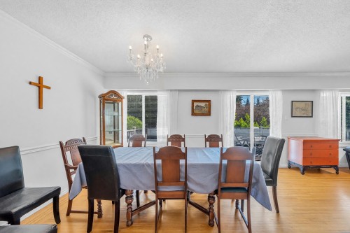 468 Saville Crescent, North Vancouver, BC - Indoor Photo Showing Dining Room