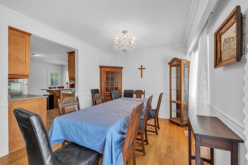 468 Saville Crescent, North Vancouver, BC - Indoor Photo Showing Dining Room