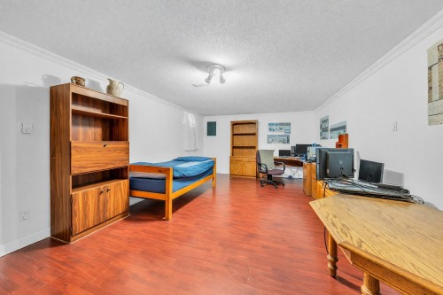 468 Saville Crescent, North Vancouver, BC - Indoor Photo Showing Other Room