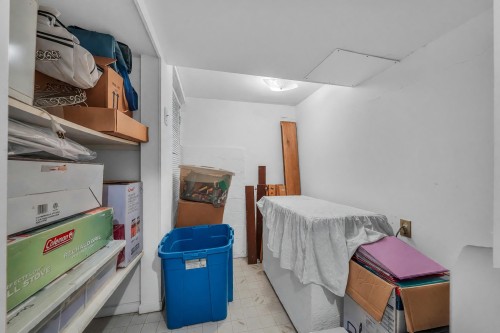 468 Saville Crescent, North Vancouver, BC - Indoor