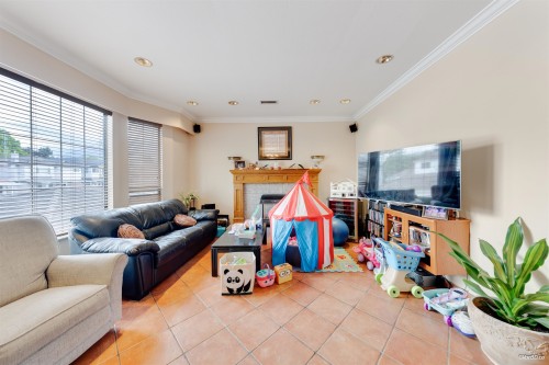 2825 3Rd Avenue E, Vancouver, BC 