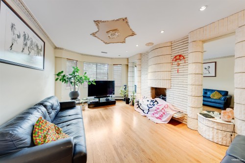 2825 3Rd Avenue E, Vancouver, BC 