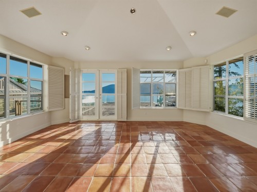 6231 Taylor Drive, West Vancouver, BC 