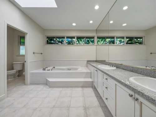6231 Taylor Drive, West Vancouver, BC 