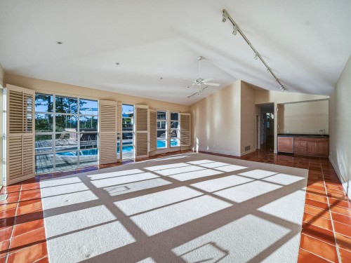 6231 Taylor Drive, West Vancouver, BC 
