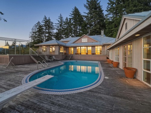 6231 Taylor Drive, West Vancouver, BC 