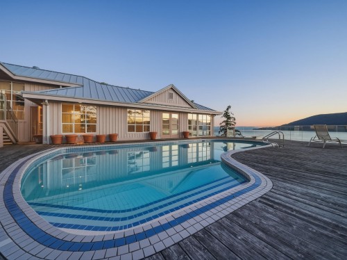 6231 Taylor Drive, West Vancouver, BC 