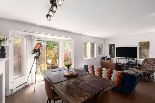 1-1215 Brunette Avenue  Coquitlam, BC V3K 6W2