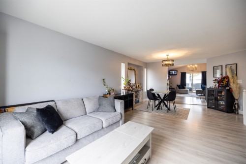 11537 240 Street, Maple Ridge, BC 