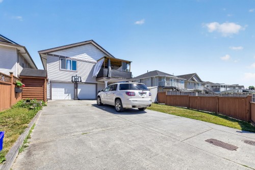 11537 240 Street, Maple Ridge, BC 