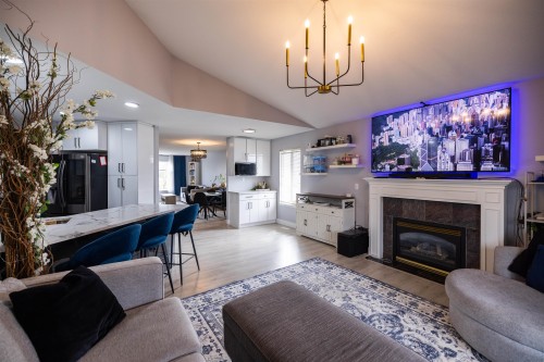 11537 240 Street, Maple Ridge, BC 