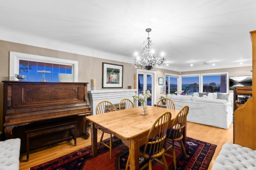 1104 Esquimalt Avenue, West Vancouver, BC 