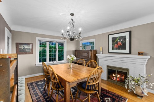 1104 Esquimalt Avenue, West Vancouver, BC 