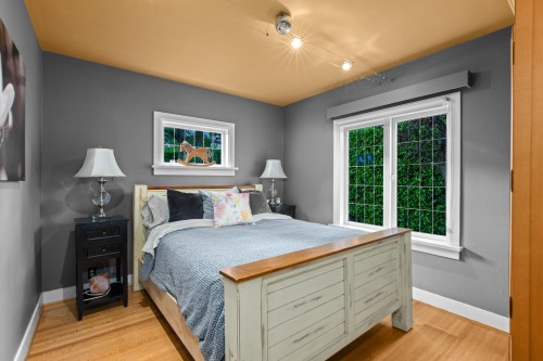 1104 Esquimalt Avenue, West Vancouver, BC 
