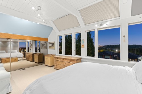 1104 Esquimalt Avenue, West Vancouver, BC 